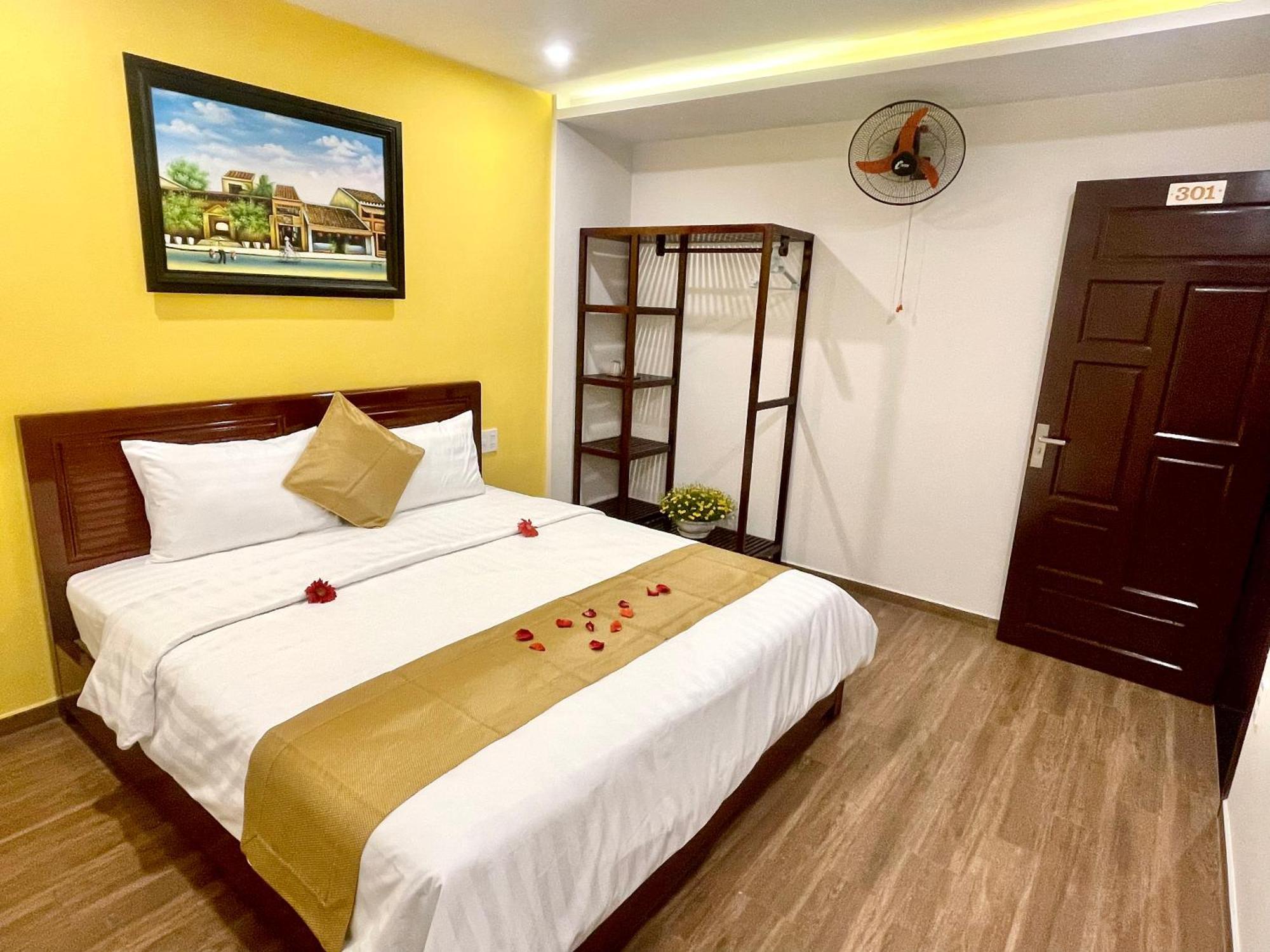 King Kong Homestay Хойан Экстерьер фото